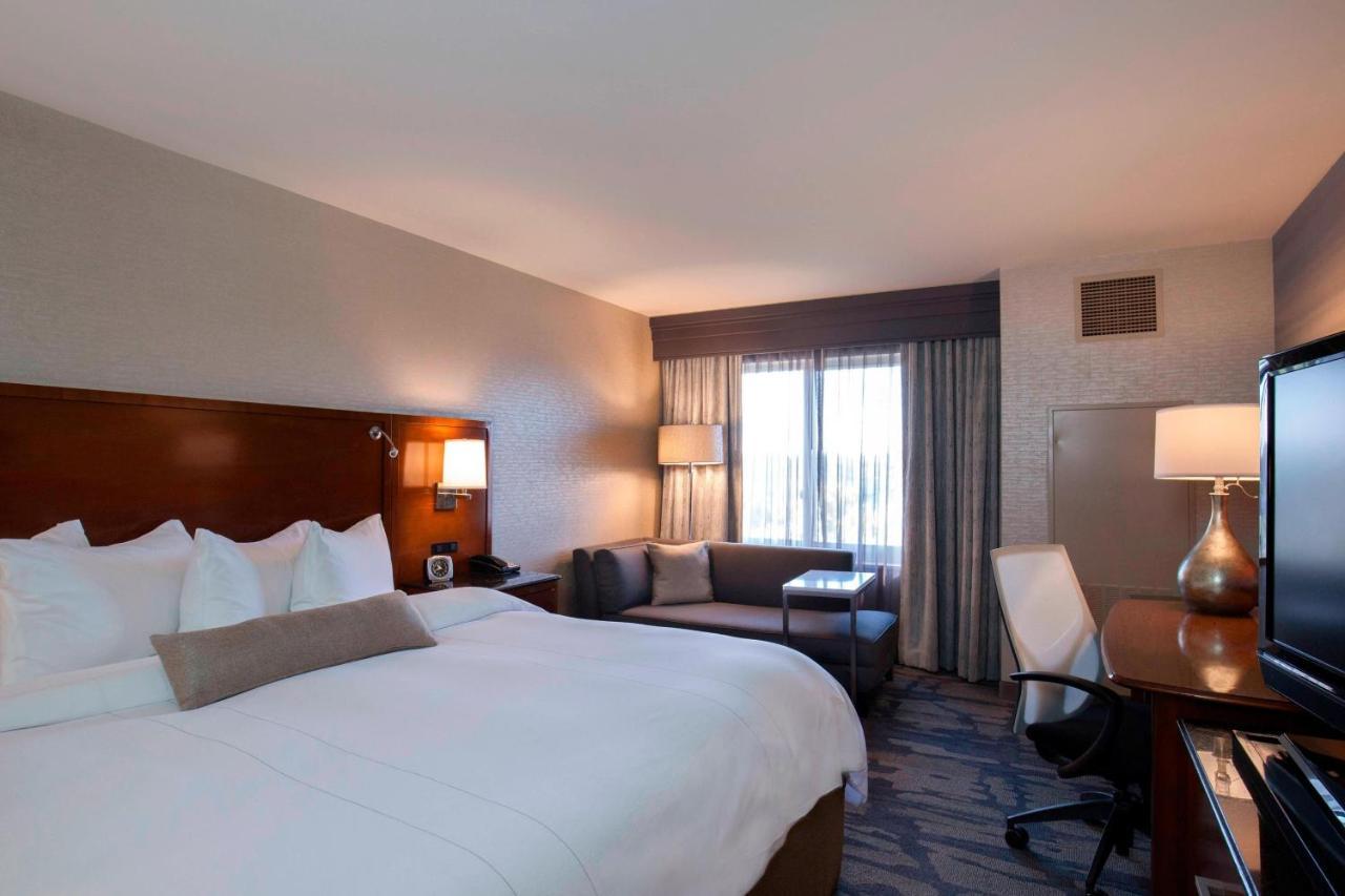 Rochester Airport Marriott Esterno foto