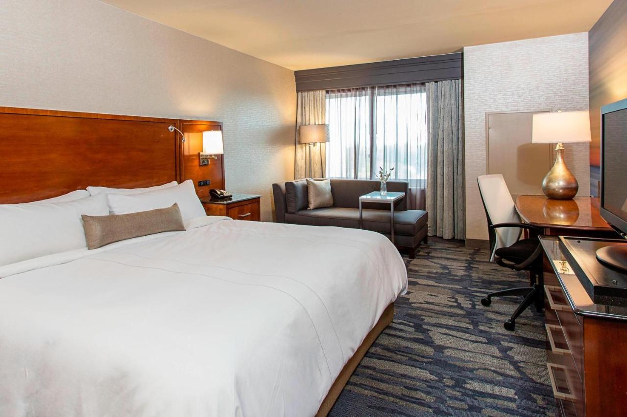 Rochester Airport Marriott Esterno foto