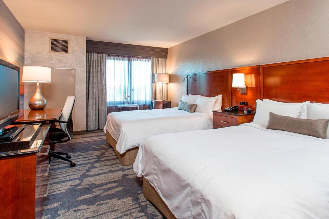 Rochester Airport Marriott Esterno foto
