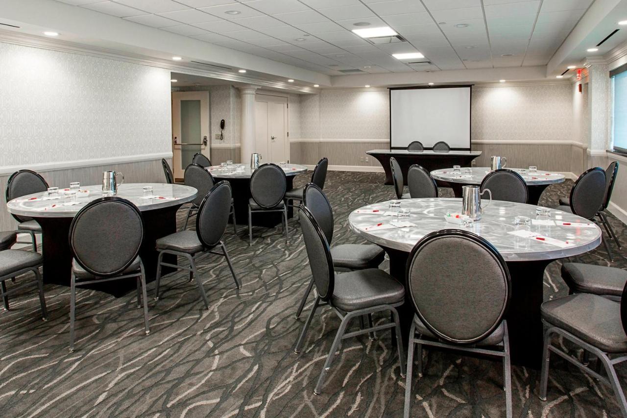Rochester Airport Marriott Esterno foto