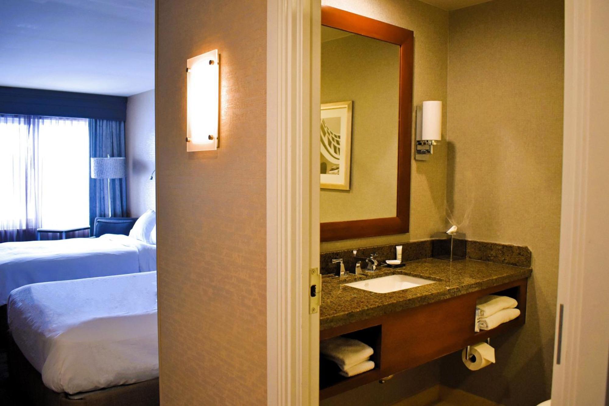 Rochester Airport Marriott Esterno foto