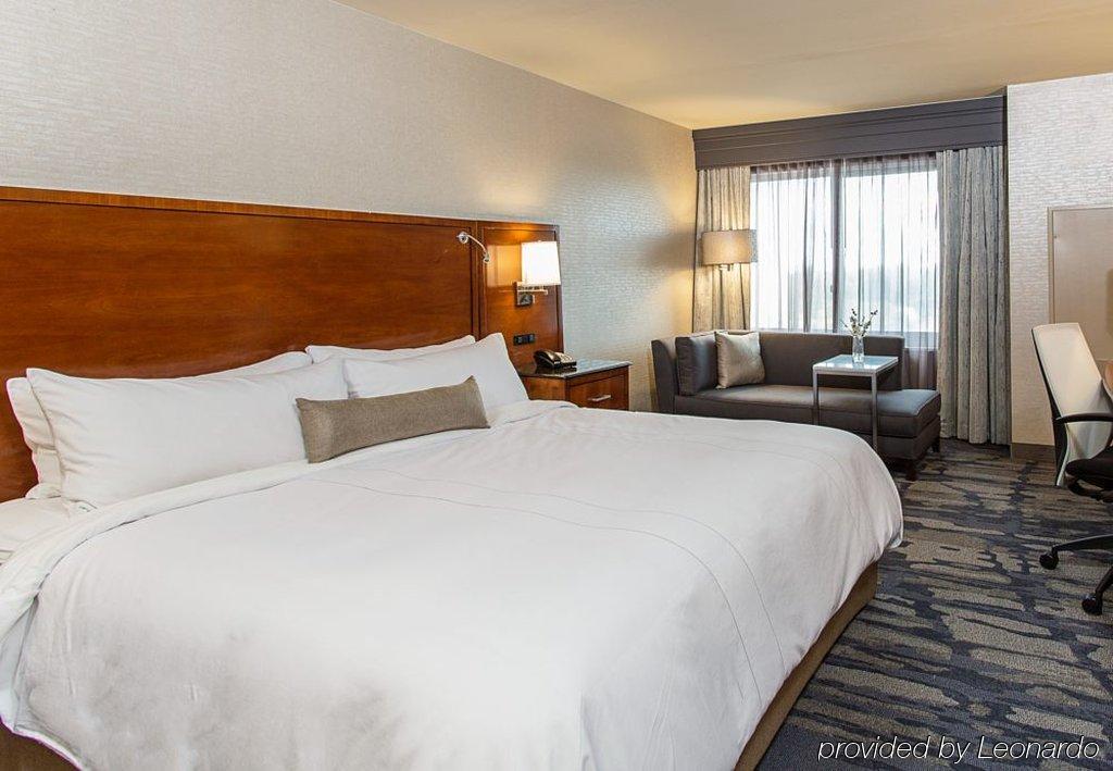Rochester Airport Marriott Esterno foto