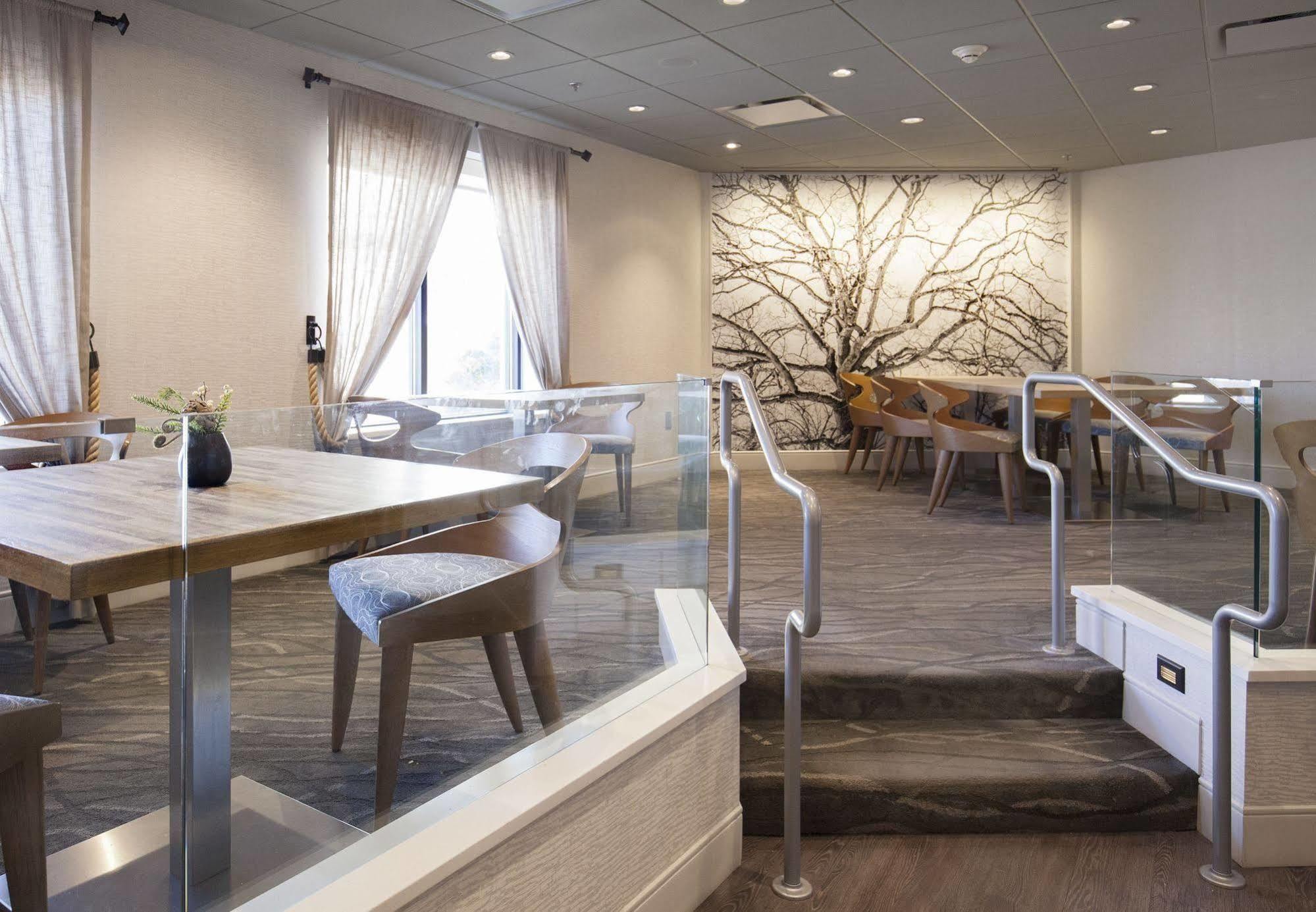 Rochester Airport Marriott Esterno foto